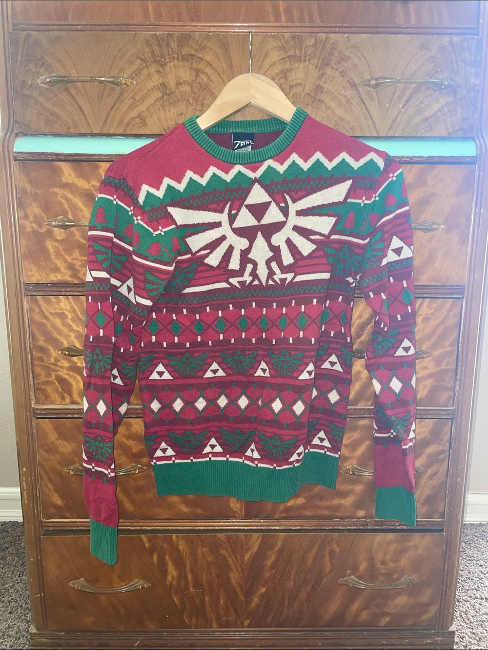 Boxlunch Zelda Red & Green Graphic Crewneck Christmas Sweater
